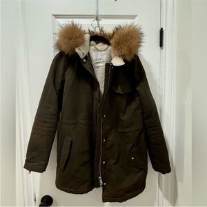 Doma parka with a fur-trimmed hood